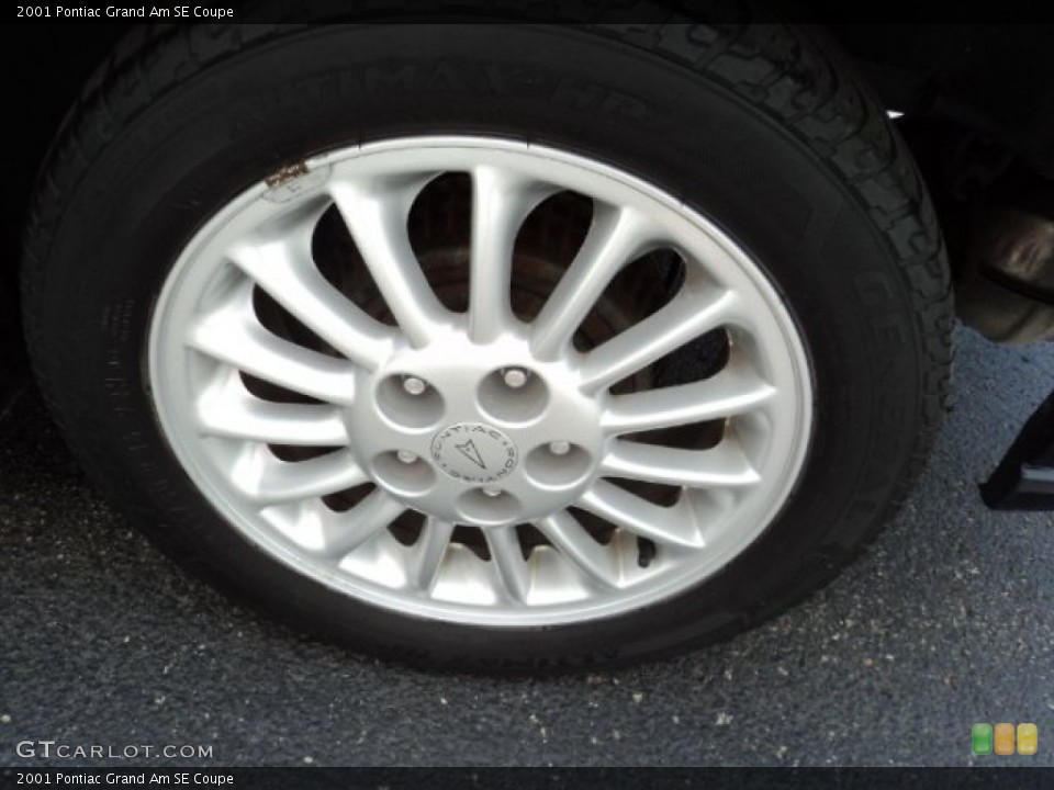 2001 Pontiac Grand Am SE Coupe Wheel and Tire Photo #82123167