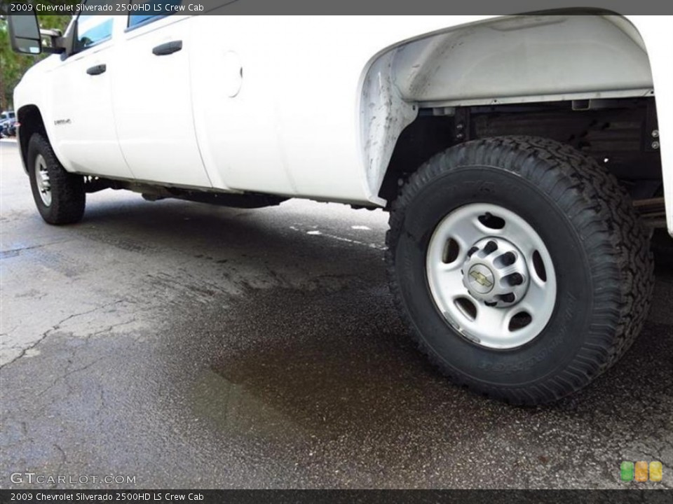 2009 Chevrolet Silverado 2500HD LS Crew Cab Wheel and Tire Photo #82220169