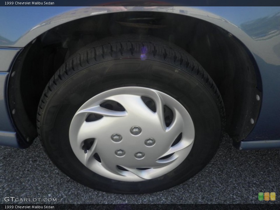 1999 Chevrolet Malibu Sedan Wheel and Tire Photo #82473730