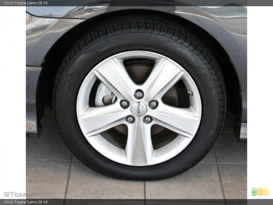 2010 Toyota Camry SE V6 Wheel and Tire Photo #82512956