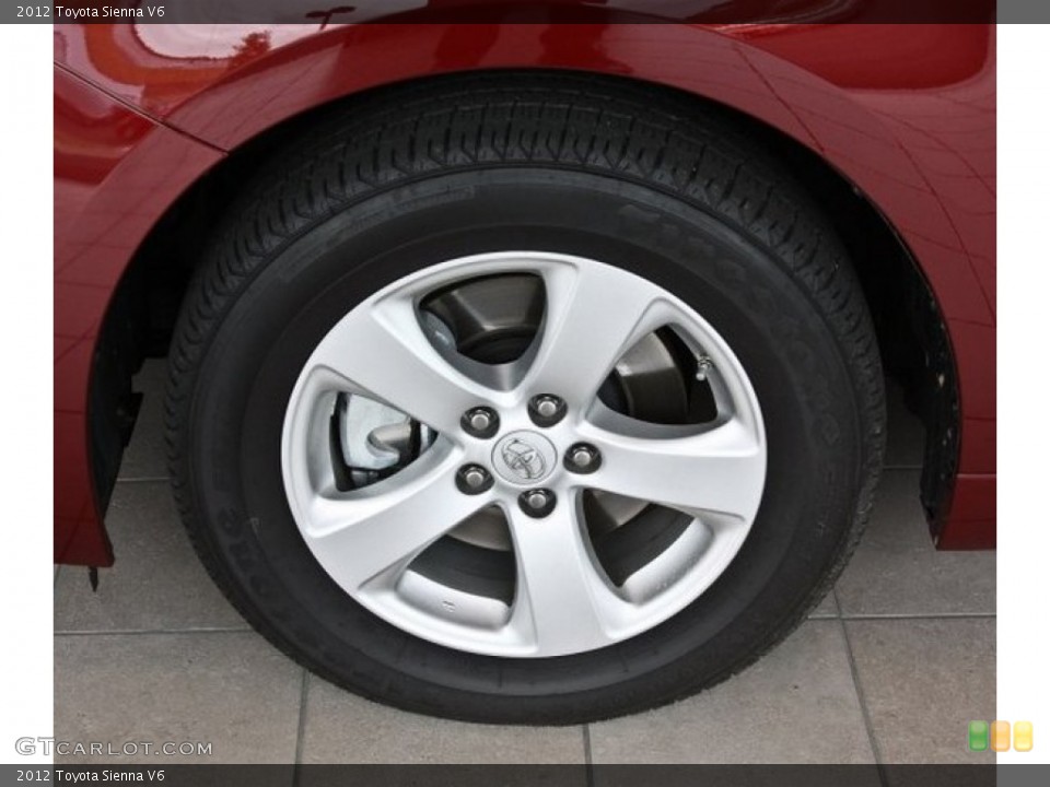 2012 Toyota Sienna V6 Wheel and Tire Photo #82516571