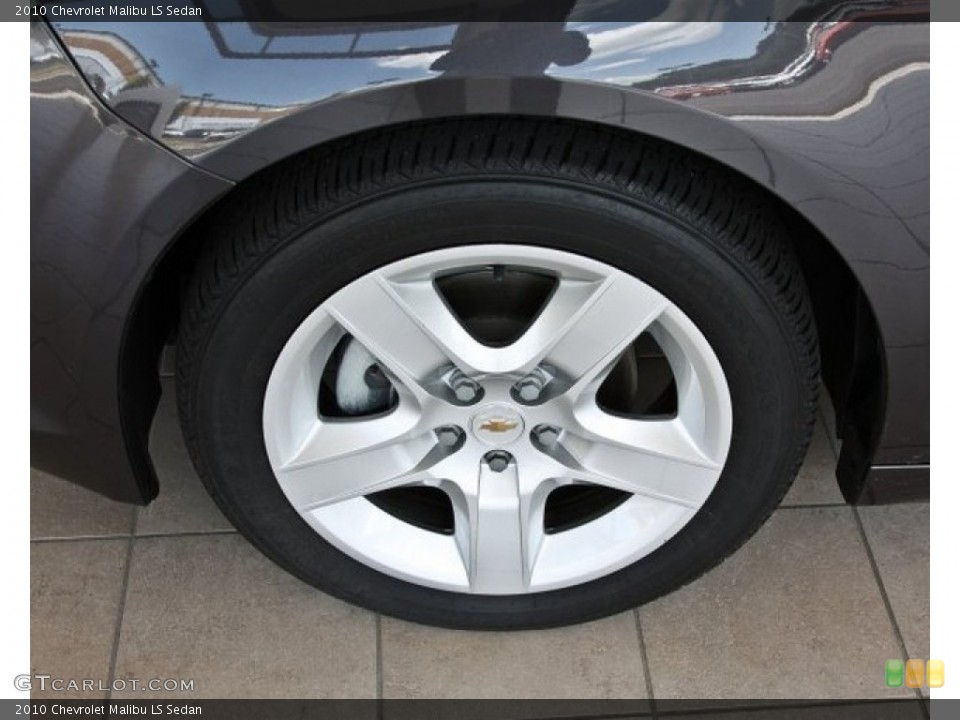 2010 Chevrolet Malibu LS Sedan Wheel and Tire Photo #82517060
