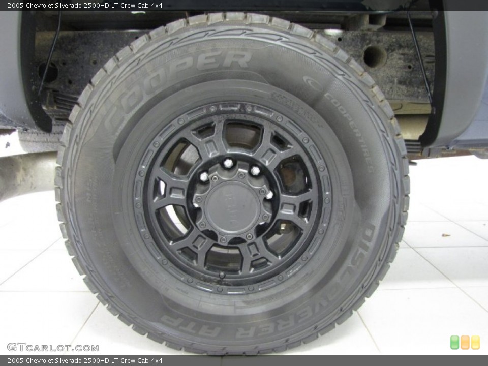2005 Chevrolet Silverado 2500HD Custom Wheel and Tire Photo #82526538