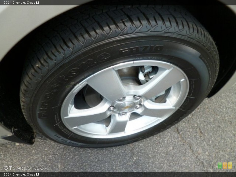 2014 Chevrolet Cruze LT Wheel and Tire Photo #82599830
