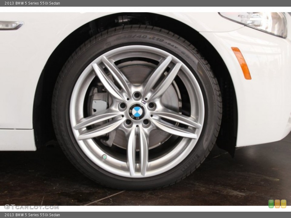 2013 BMW 5 Series 550i Sedan Wheel and Tire Photo #82651580