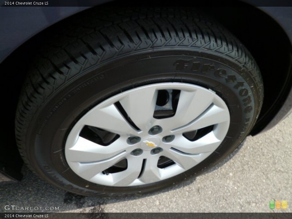2014 Chevrolet Cruze LS Wheel and Tire Photo #82735871
