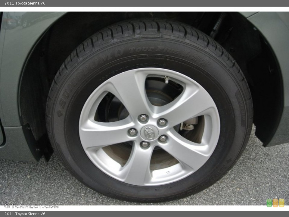 2011 Toyota Sienna V6 Wheel and Tire Photo #82753460