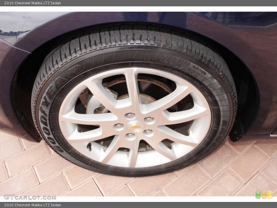 2010 Chevrolet Malibu LTZ Sedan Wheel and Tire Photo #82772198