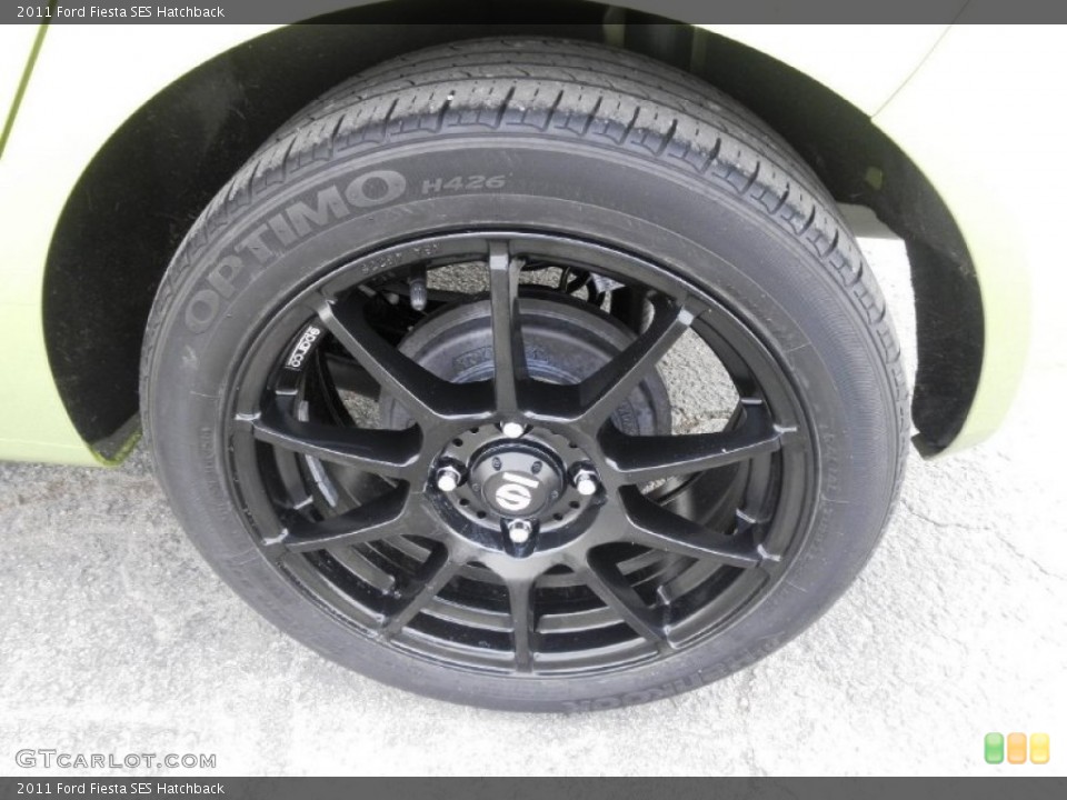 2011 Ford Fiesta Custom Wheel and Tire Photo #82980908