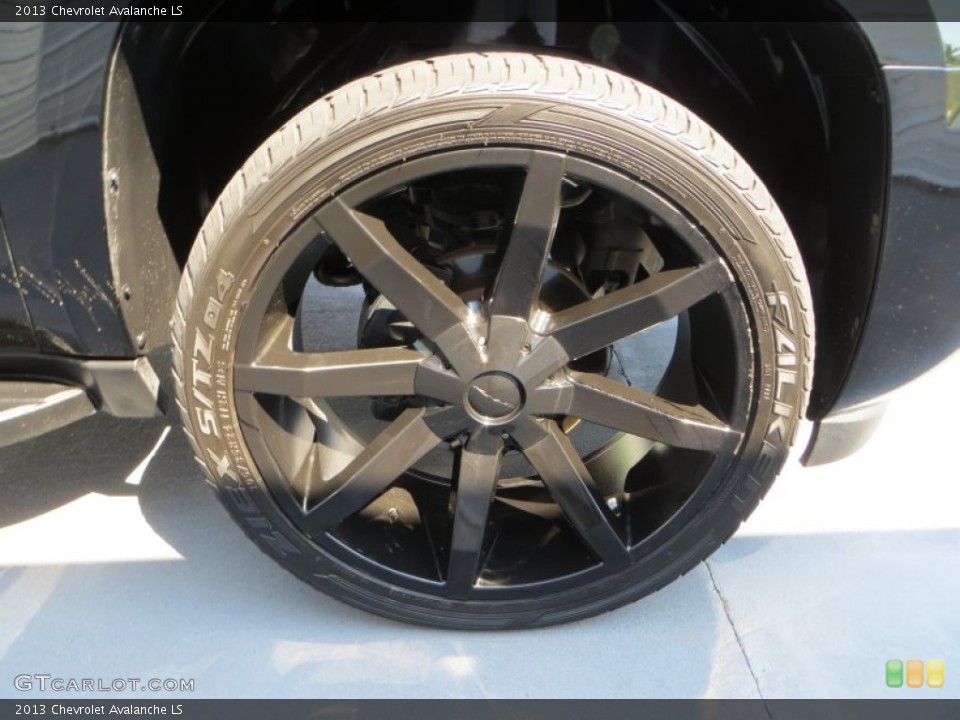 2013 Chevrolet Avalanche Custom Wheel and Tire Photo #82986839