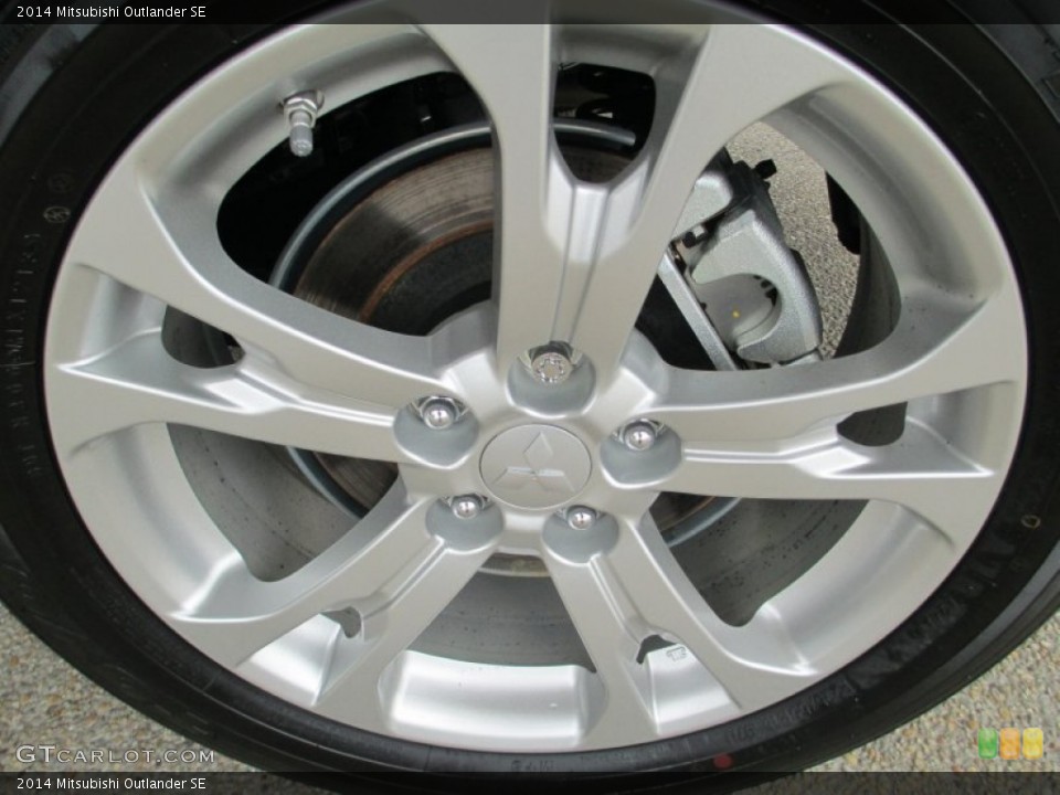 2014 Mitsubishi Outlander SE Wheel and Tire Photo #83006182