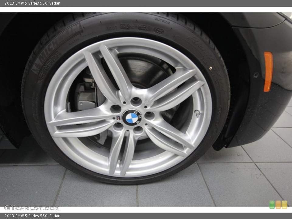 2013 BMW 5 Series 550i Sedan Wheel and Tire Photo #83240004