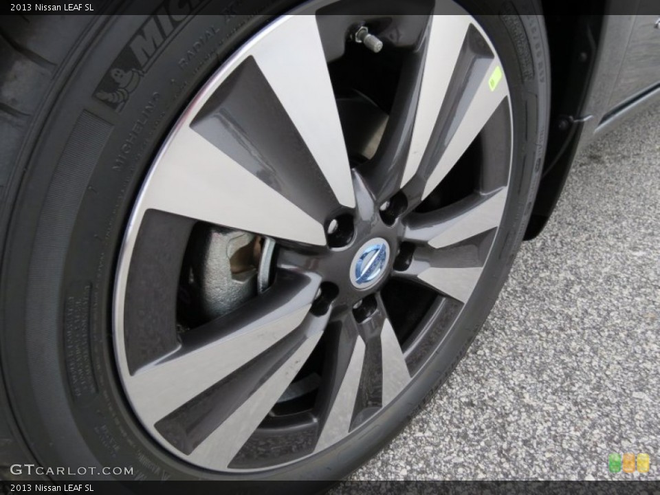 2013 Nissan LEAF Wheels and Tires