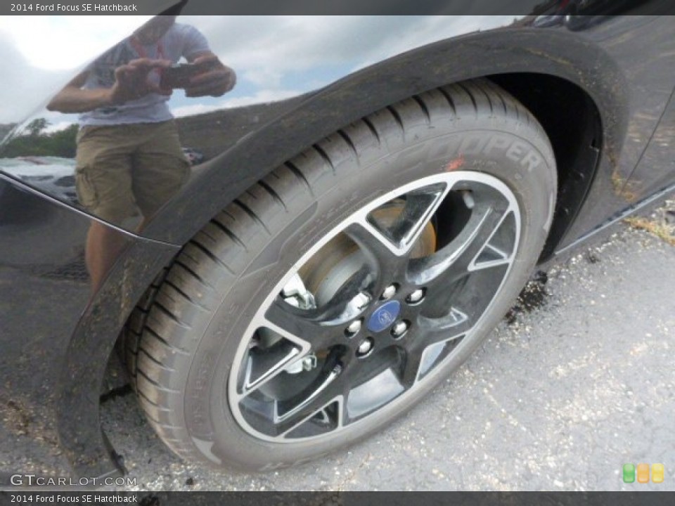 2014 Ford Focus SE Hatchback Wheel and Tire Photo #83741458