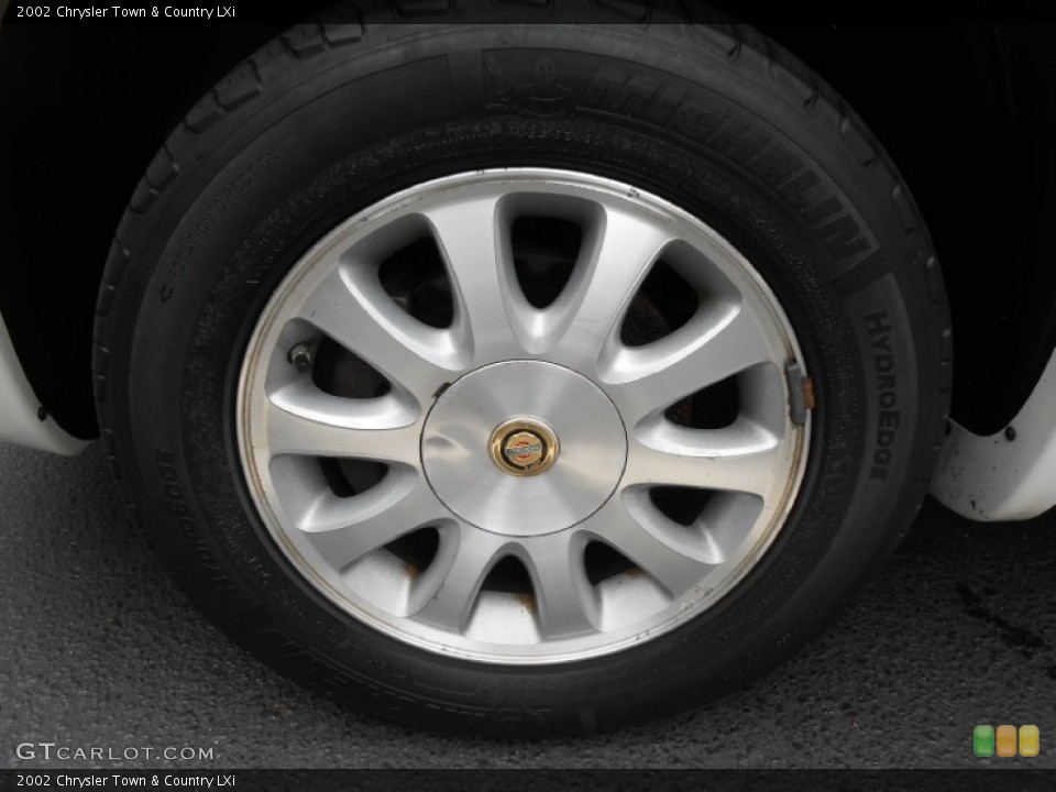 2002 Chrysler Town & Country LXi Wheel and Tire Photo #83812417