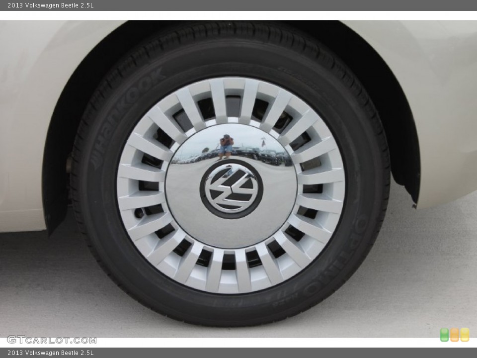 2013 Volkswagen Beetle 2.5L Wheel and Tire Photo #83819911