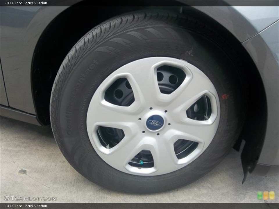 2014 Ford Focus S Sedan Wheel and Tire Photo #83910940