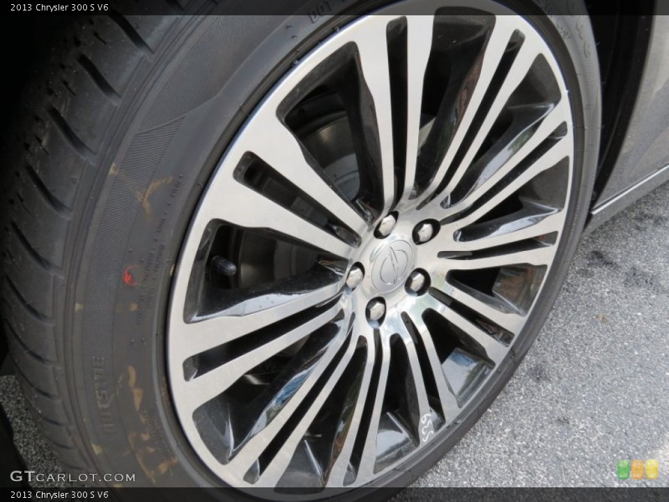 2013 Chrysler 300 S V6 Wheel and Tire Photo #83957773