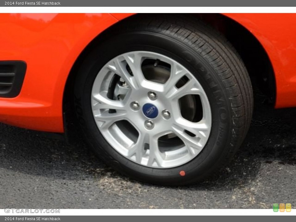 2014 Ford Fiesta SE Hatchback Wheel and Tire Photo #84127026