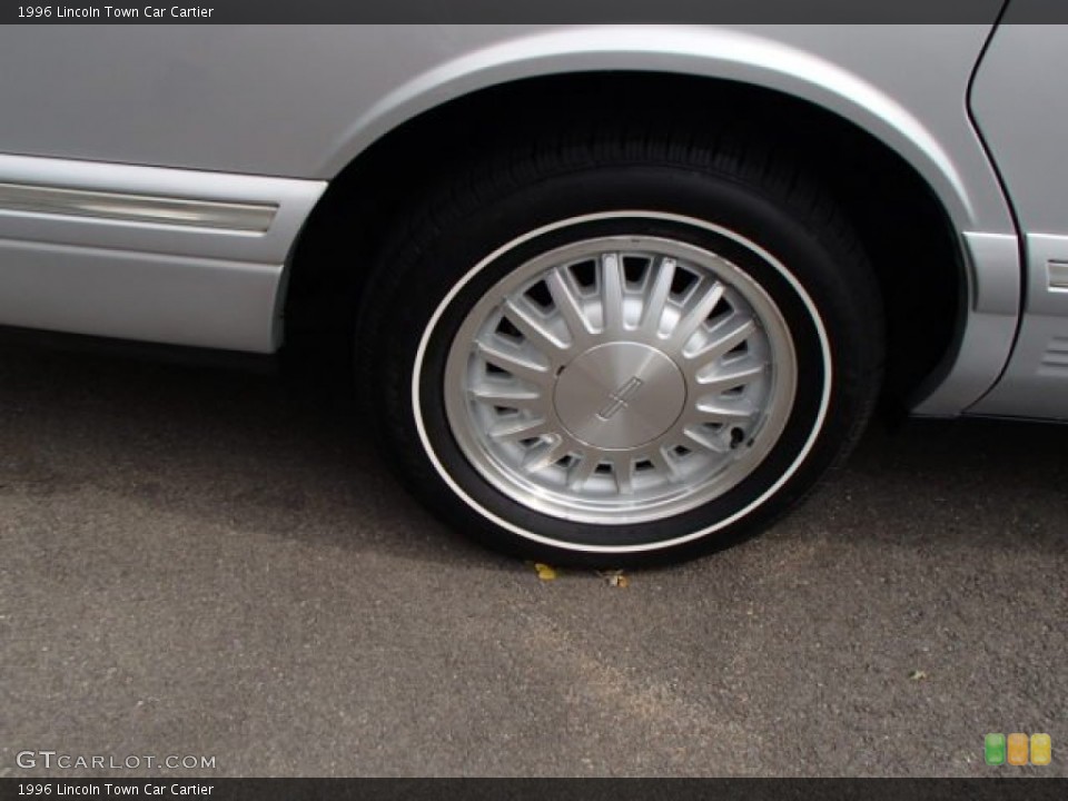 1996 Lincoln Town Car Cartier Wheel and Tire Photo #84389589