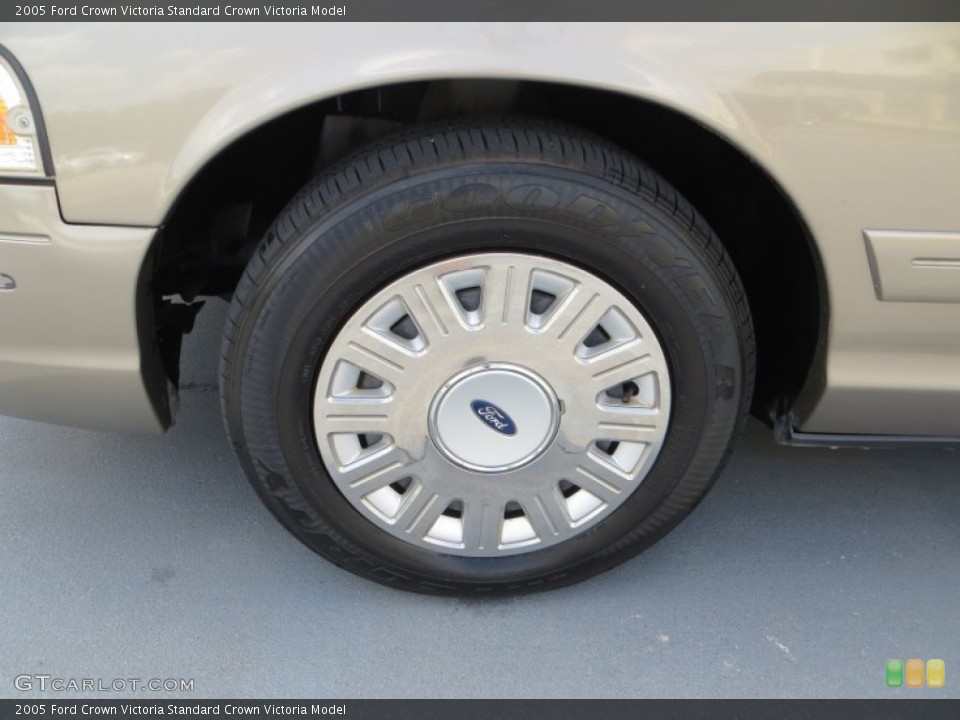 2005 Ford Crown Victoria  Wheel and Tire Photo #84433219