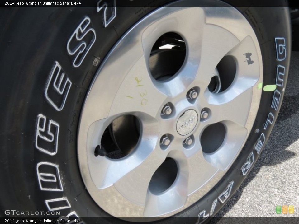 2014 Jeep Wrangler Unlimited Sahara 4x4 Wheel and Tire Photo #84454295