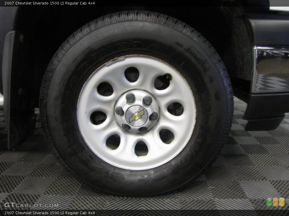 2007 Chevrolet Silverado 1500 LS Regular Cab 4x4 Wheel and Tire Photo #84483429