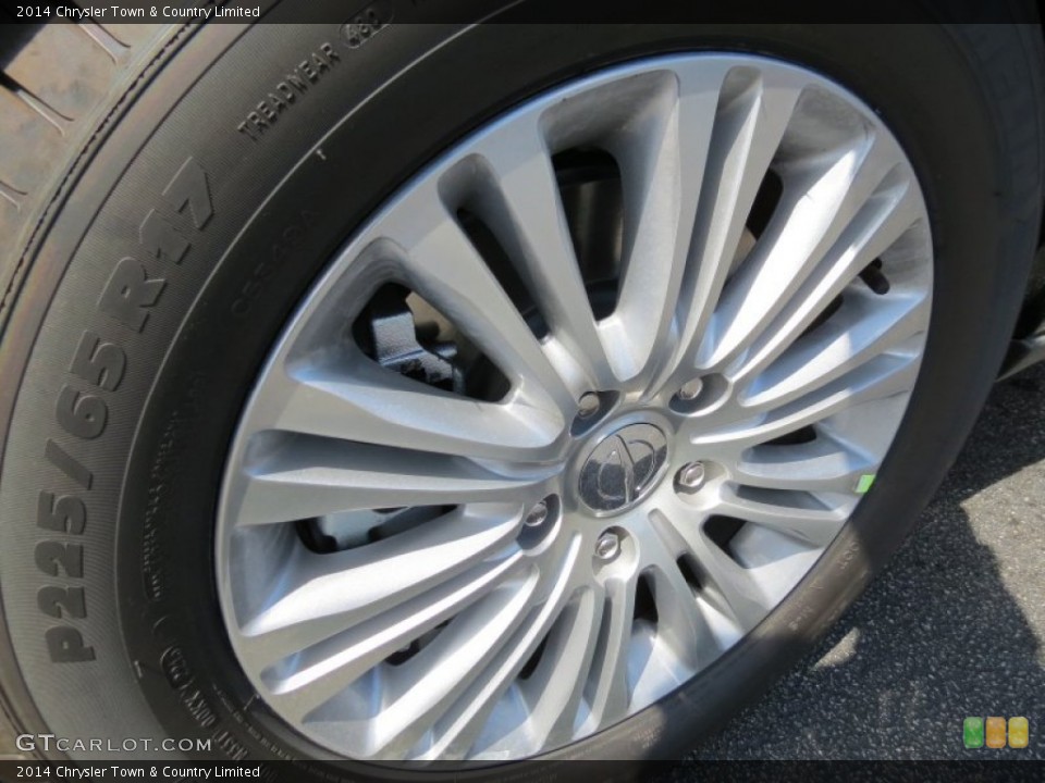 2014 Chrysler Town & Country Limited Wheel and Tire Photo #84910642