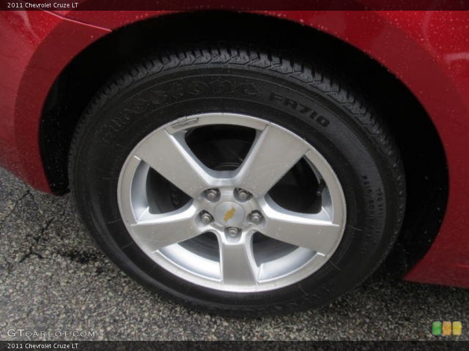 2011 Chevrolet Cruze LT Wheel and Tire Photo #84926464