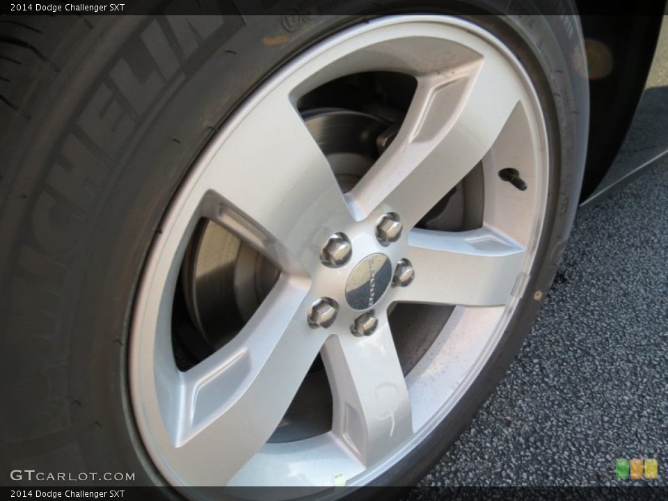 2014 Dodge Challenger SXT Wheel and Tire Photo #85003430