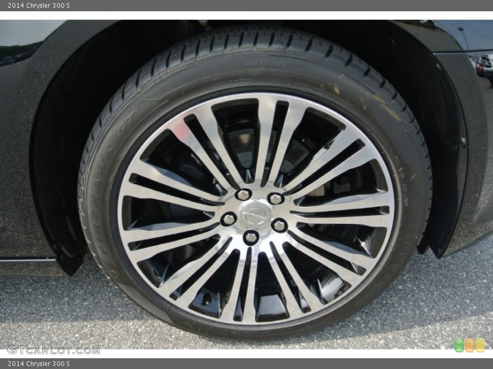 2014 Chrysler 300 S Wheel and Tire Photo #85028710
