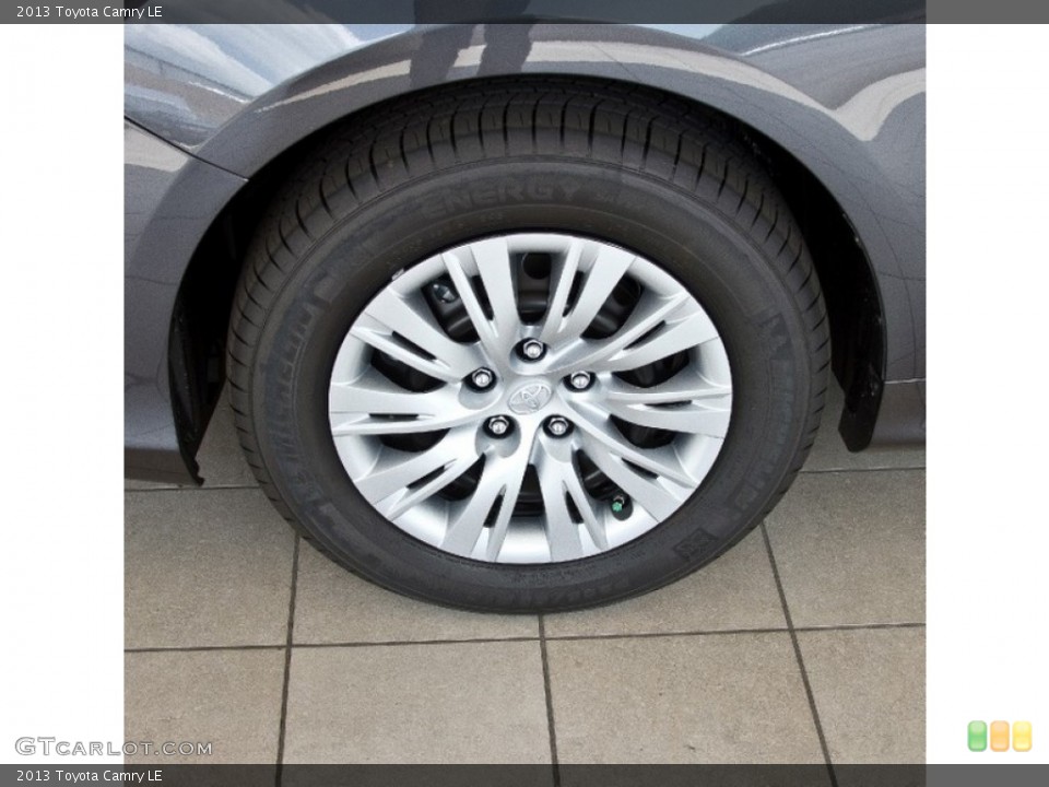 2013 Toyota Camry LE Wheel and Tire Photo #85076576