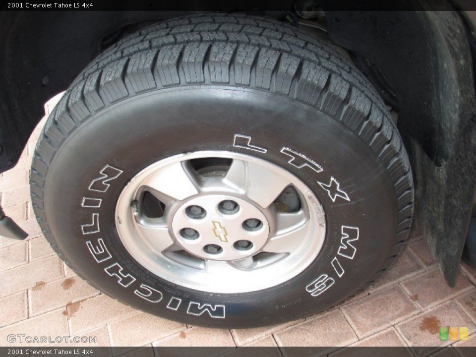 2001 Chevrolet Tahoe LS 4x4 Wheel and Tire Photo #85102487