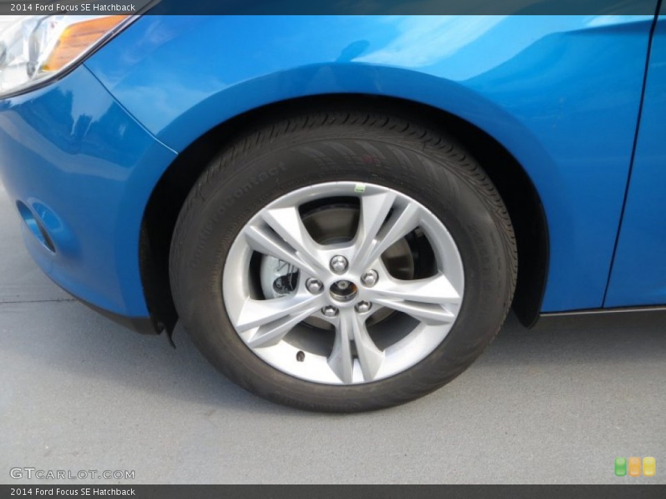 2014 Ford Focus SE Hatchback Wheel and Tire Photo #85348655