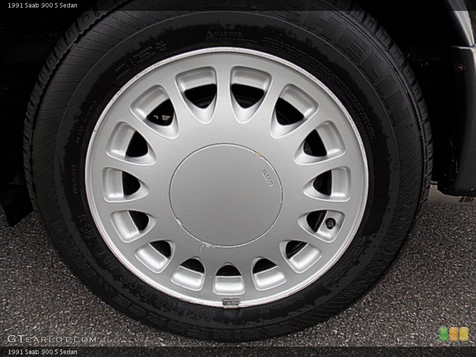 1991 Saab 900 S Sedan Wheel and Tire Photo #85561808