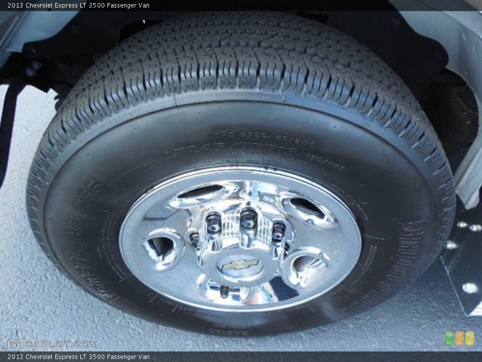 2013 Chevrolet Express LT 3500 Passenger Van Wheel and Tire Photo #85640197