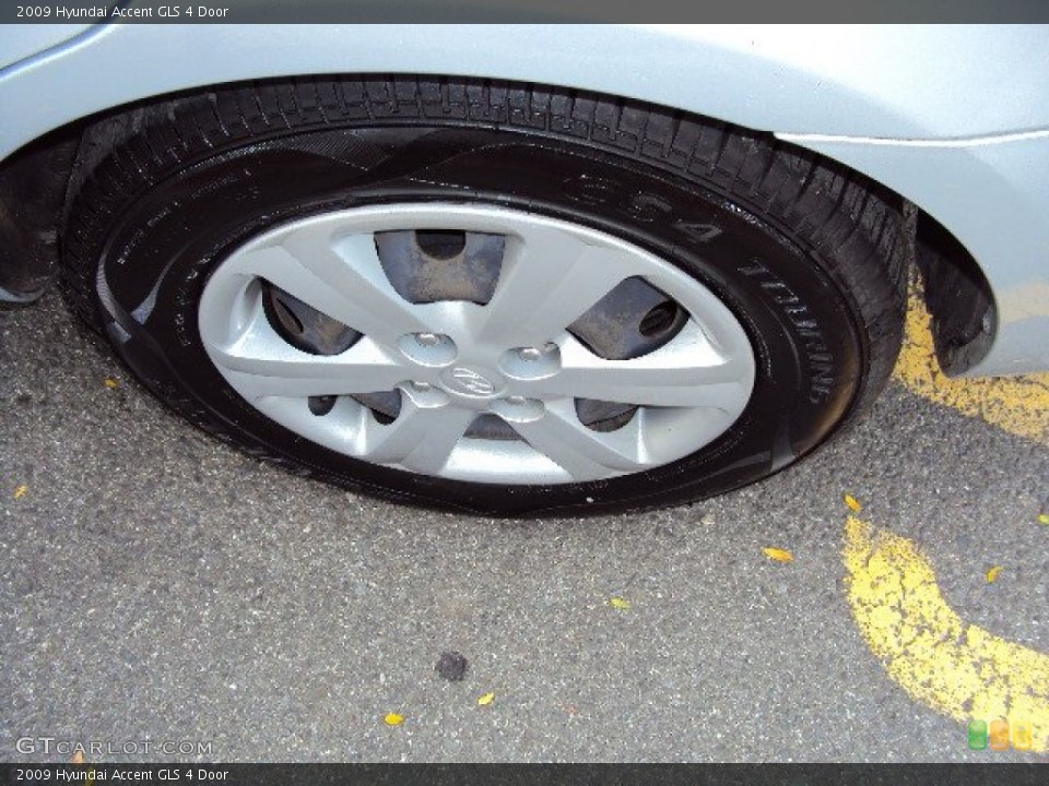 2009 Hyundai Accent GLS 4 Door Wheel and Tire Photo #85649052