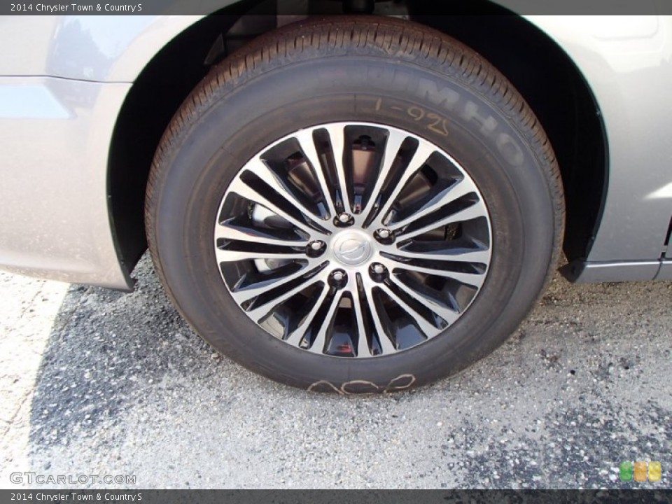 2014 Chrysler Town & Country S Wheel and Tire Photo #85684166