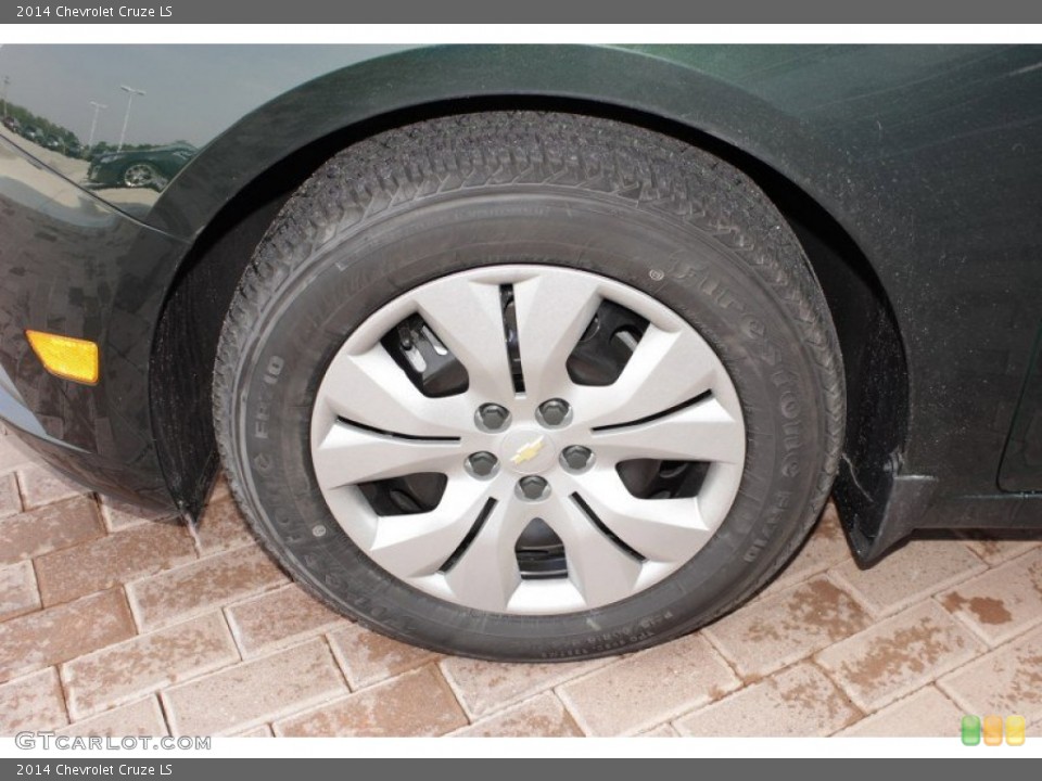 2014 Chevrolet Cruze LS Wheel and Tire Photo #85693058