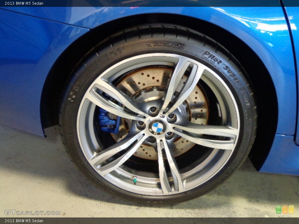 2013 BMW M5 Sedan Wheel and Tire Photo #85727685