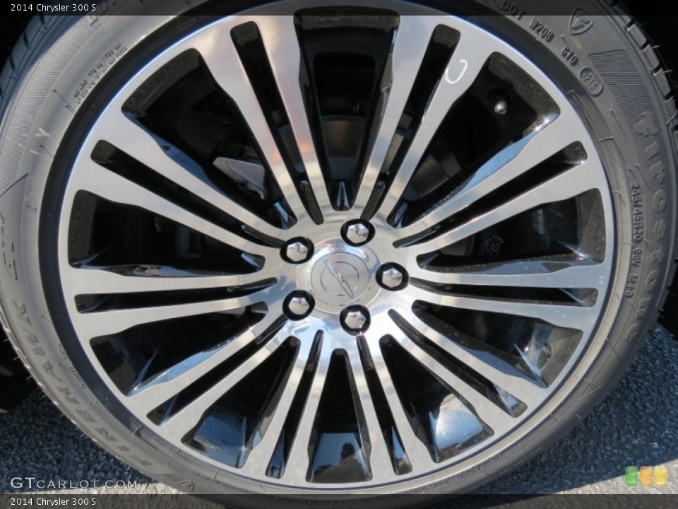 2014 Chrysler 300 S Wheel and Tire Photo #85926444