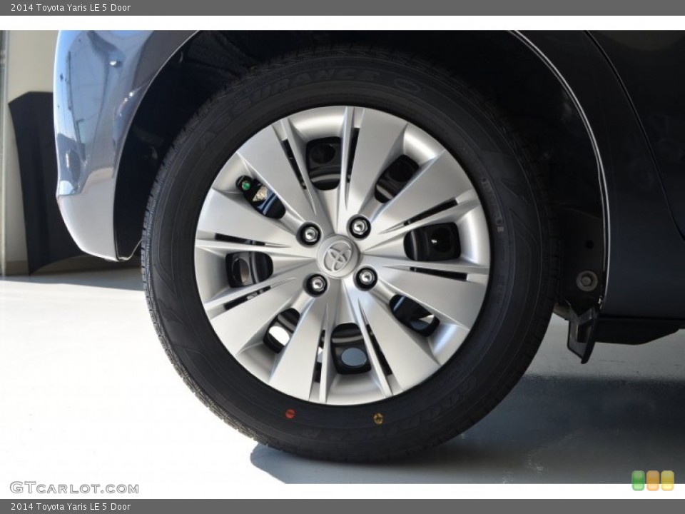 2014 Toyota Yaris LE 5 Door Wheel and Tire Photo #86110150