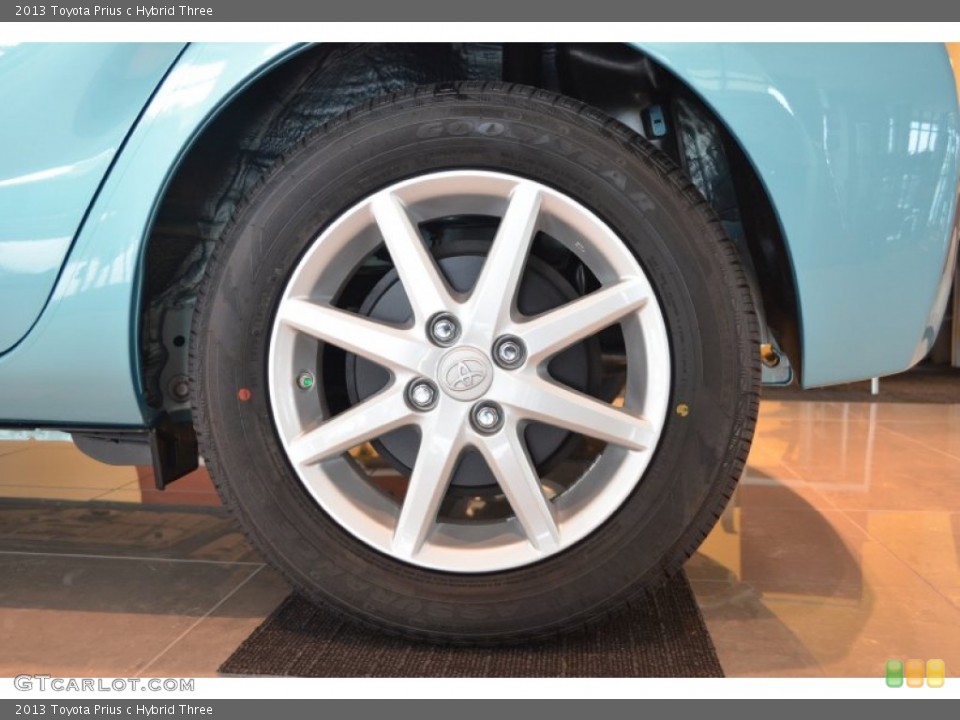 2013 Toyota Prius c Hybrid Three Wheel and Tire Photo #86166839