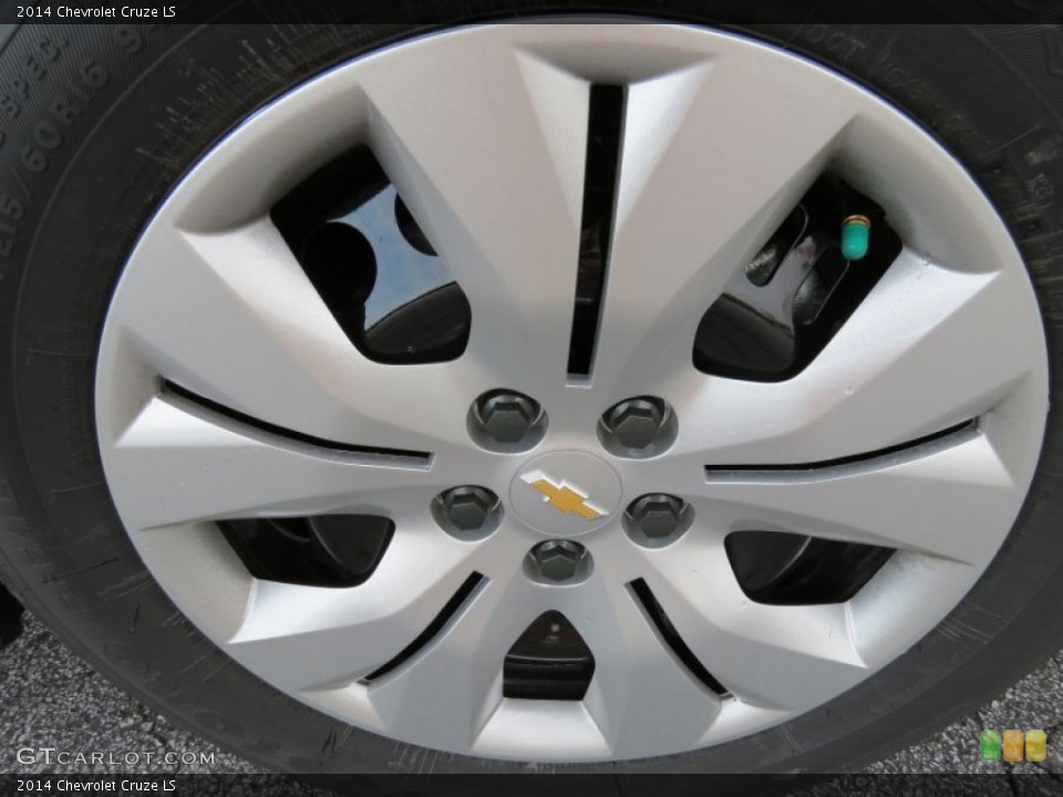 2014 Chevrolet Cruze LS Wheel and Tire Photo #86258873