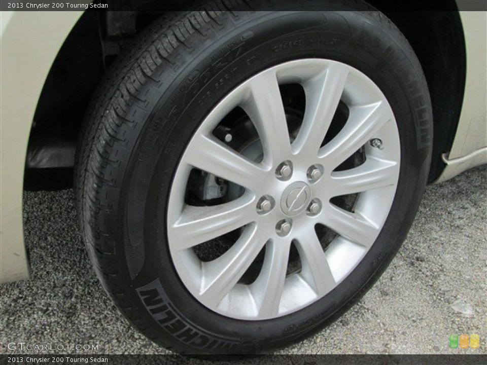 2013 Chrysler 200 Touring Sedan Wheel and Tire Photo #86305737