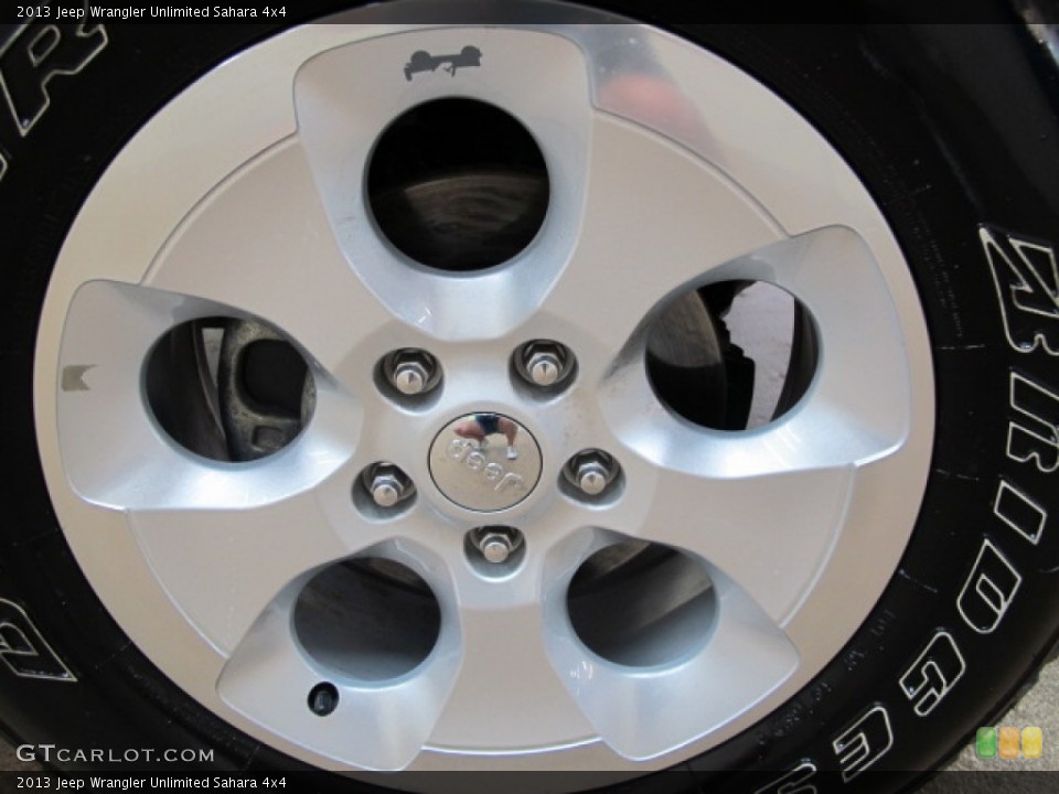2013 Jeep Wrangler Unlimited Sahara 4x4 Wheel and Tire Photo #86376717