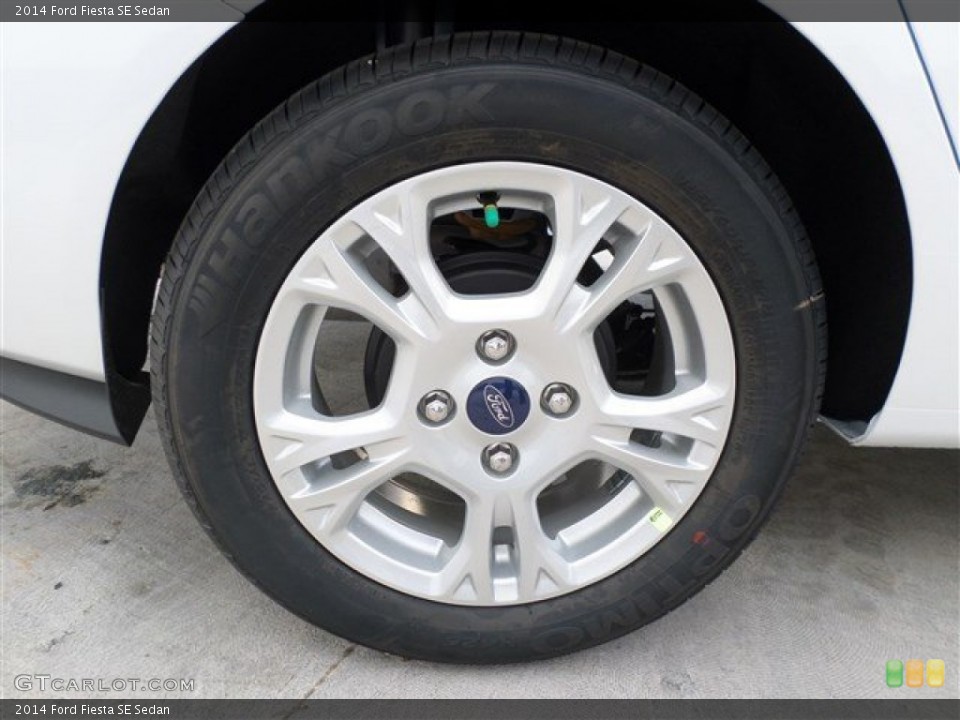 2014 Ford Fiesta SE Sedan Wheel and Tire Photo #86529044