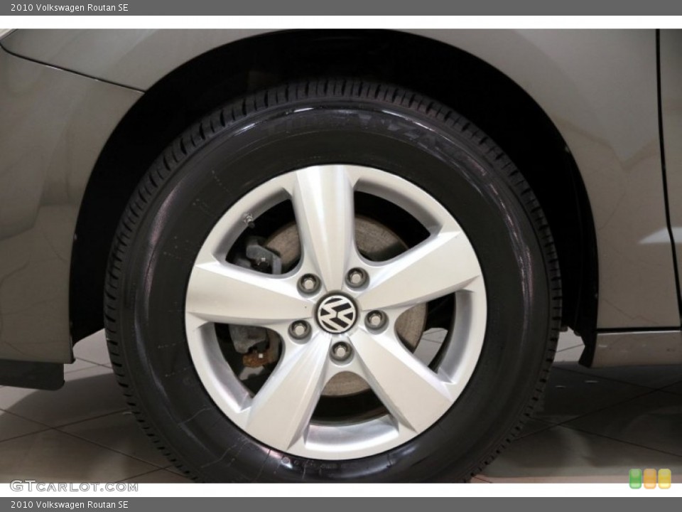 2010 Volkswagen Routan SE Wheel and Tire Photo #86717637