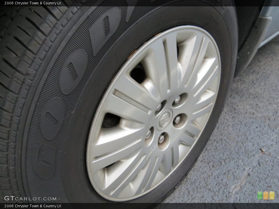 2006 Chrysler Town & Country LX Wheel and Tire Photo #86815468