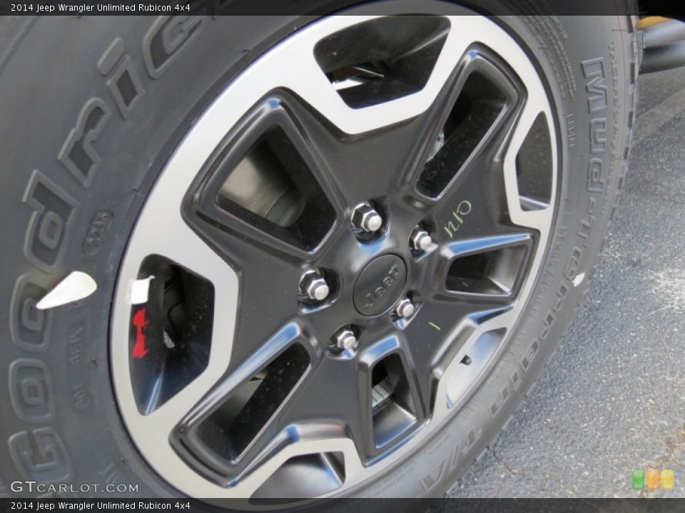 2014 Jeep Wrangler Unlimited Rubicon 4x4 Wheel and Tire Photo #86832083